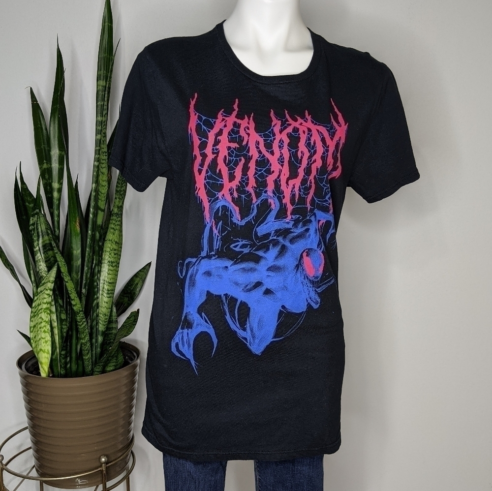 ✨3/$15 Loot Crate Marvel Venom black tshirt M